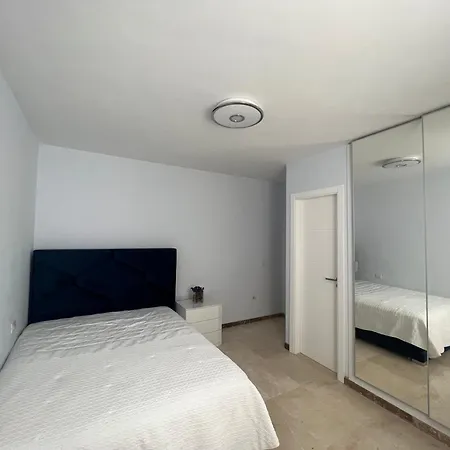 4 Bedroom 2 Bathroom Penthouse With Private Patio And Jacuzzi, Astonishing Views Of Gigantes Apartamento