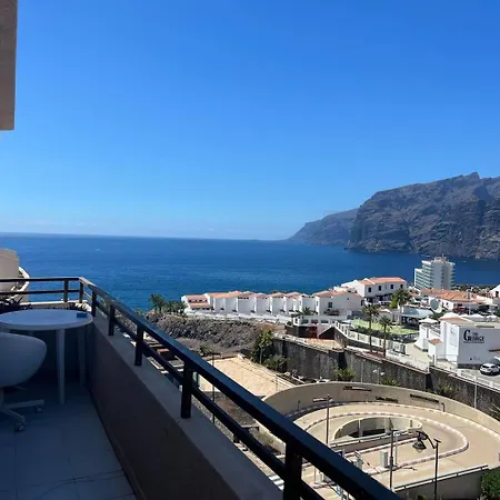 4 Bedroom 2 Bathroom Penthouse With Private Patio And Jacuzzi, Astonishing Views Of Gigantes Appartamento