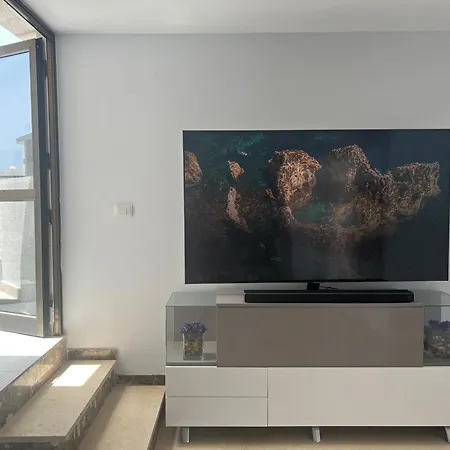 4 Bedroom 2 Bathroom Penthouse With Private Patio And Jacuzzi, Astonishing Views Of Gigantes Apartment *